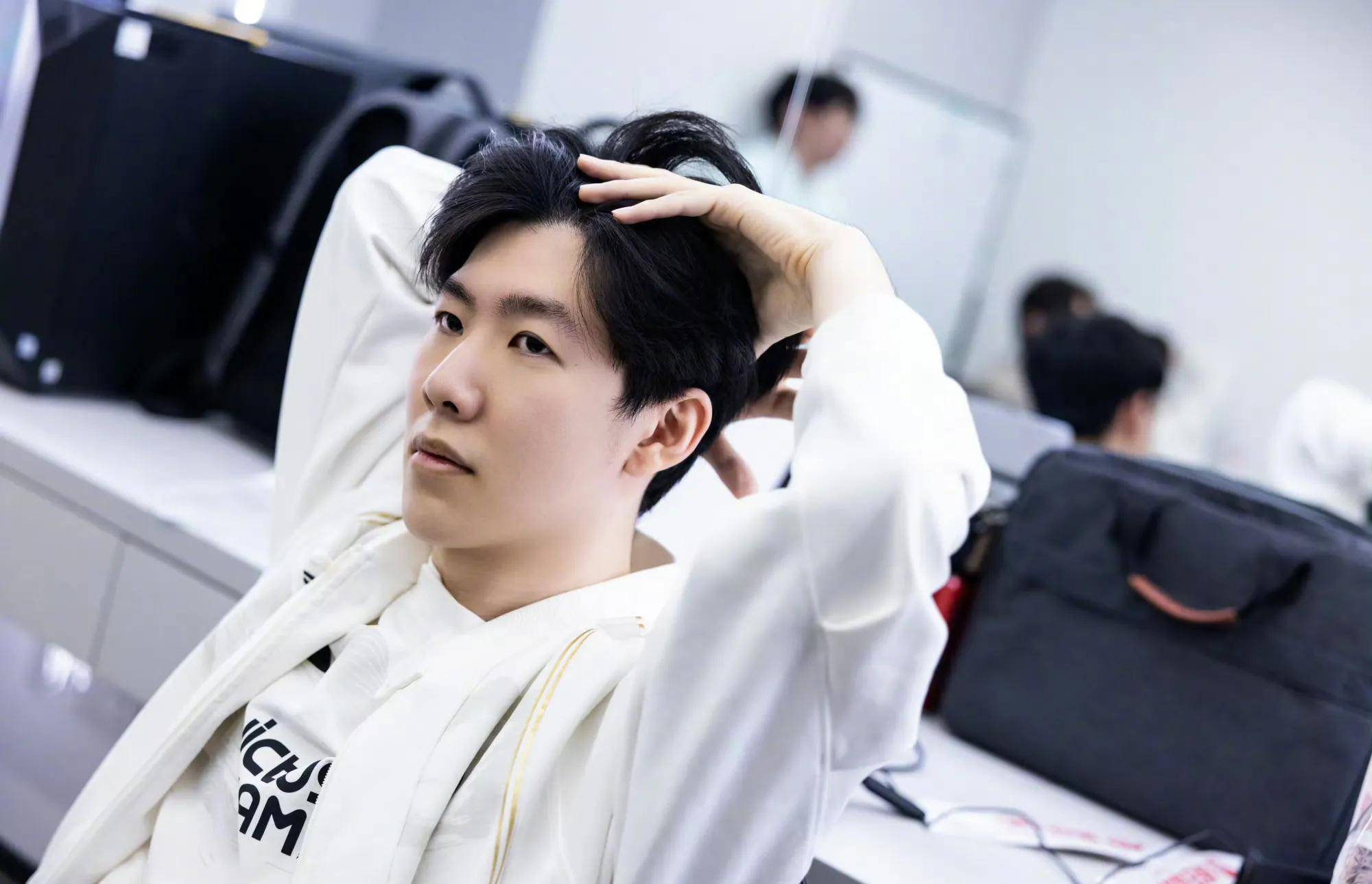 之间拉扯 之间拉扯